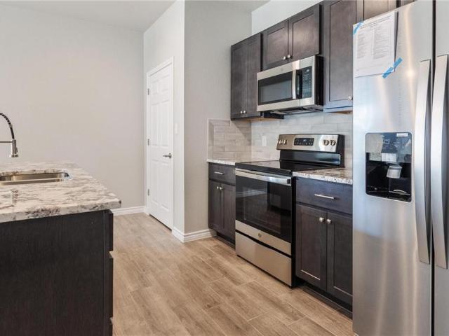 3 BR, 2 BA Apartment 365 County Road 306, Jarrell, TX 76537