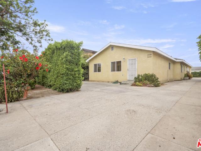 3 BR, 2 BA Apartment 3660 Halldale Avenue, Los Angeles, CA 90018