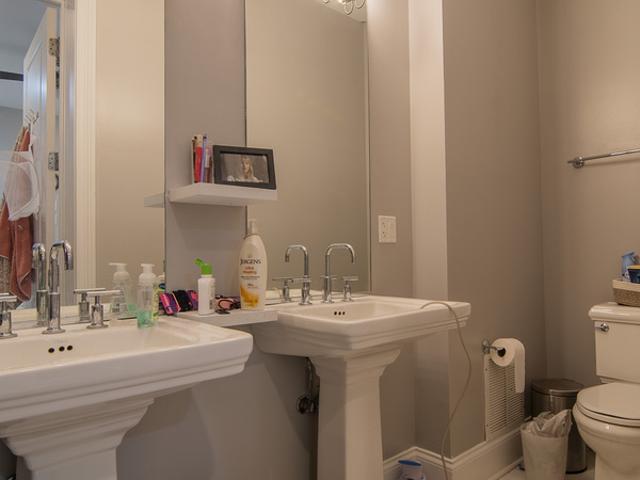 3 BR, 2 BA Apartment 3718 N Wilton Ave, Chicago, IL 60613