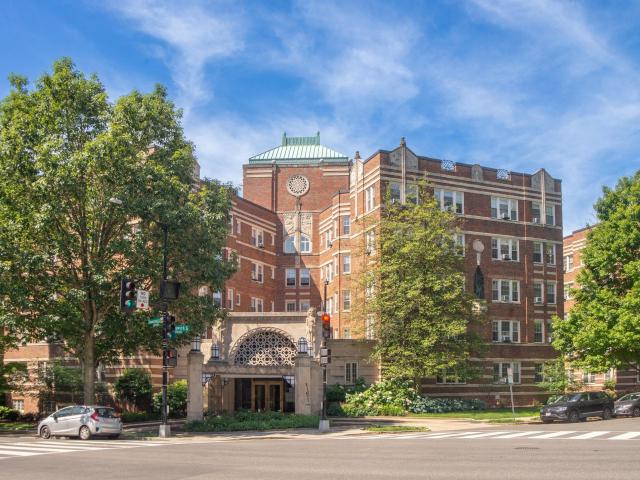 3 BR, 2 BA Apartment 3726 Connecticut Ave NW Unit 212, Washington, DC 20008