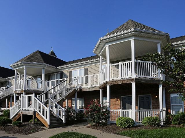 3 BR, 2 BA Apartment 3800 Falcon Crest Dr, Louisville, KY 40219