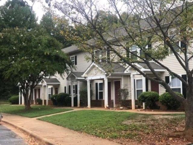3 BR, 2 BA Apartment 380 West 11th Street Unit 7E, Siler City, NC 27344