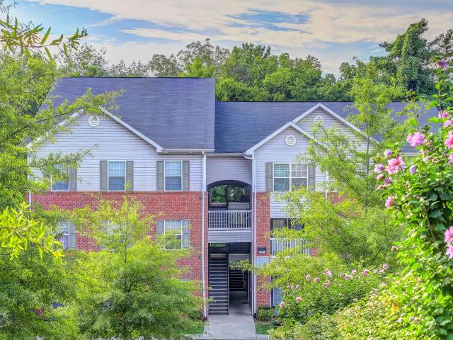 3 BR, 2 BA Apartment 3825 Hixson Pike Unit 425, Chattanooga, TN 37415