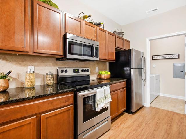 3 BR, 2 BA Apartment 3831 Queen Anne Loop Unit 302, Fayetteville, NC 28306