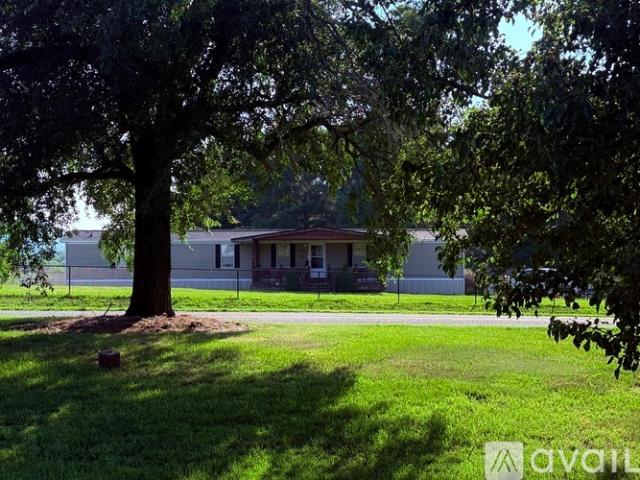 3 BR, 2 BA Apartment 3848 Rocky Face Church Road, Hiddenite, NC 28636