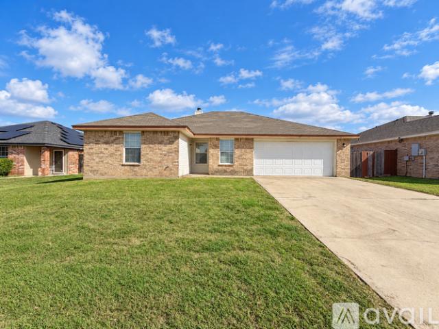 3 BR, 2 BA Apartment 3902 John Haedge Dr, Killeen, TX 76549