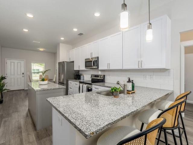 3 BR, 2 BA Apartment 3905 Bahama Drive Unit COQU12143, Oxford, FL 34484