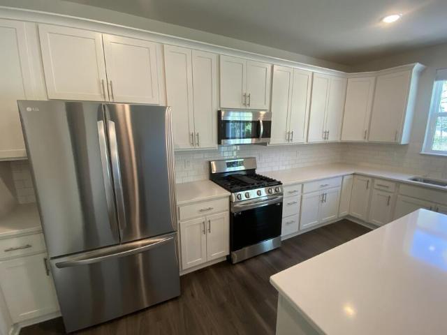 3 BR, 2 BA Apartment 3907 18th Pl, Kenosha, WI 53140