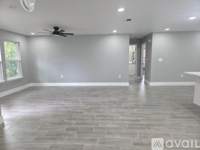 3 BR, 2 BA Apartment 3914 Southlawn St, Houston, TX 77021