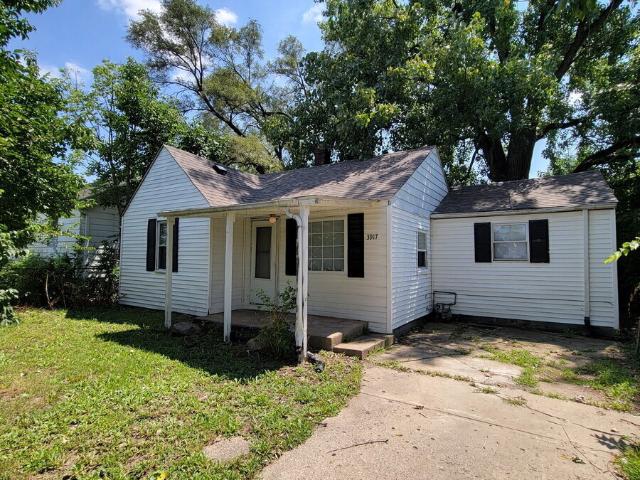3 BR, 2 BA Apartment 3917 Prospect Street, Indianapolis, IN 46203