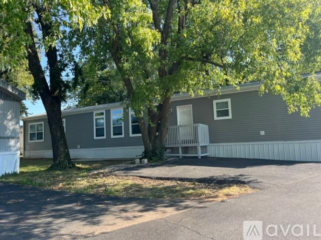 3 BR, 2 BA Apartment 3951 South Mentor Avenue, Unit 42, Springfield, MO 65804