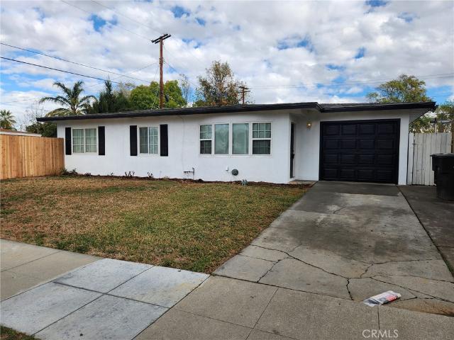 3 BR, 2 BA Apartment 3975 Eileen St, Riverside, CA 92504