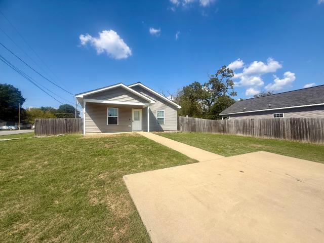 3 BR, 2 BA Apartment 300 Jefferson St, Benton, AR 72015