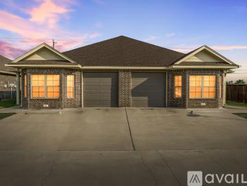 3 BR, 2 BA Apartment 301 W Panther Way Unit 1202, Hewitt, TX 76643