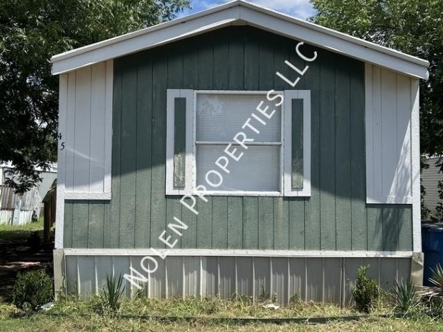 3 BR, 2 BA Apartment 301 Dennis Street #45, Edmond, OK 73003