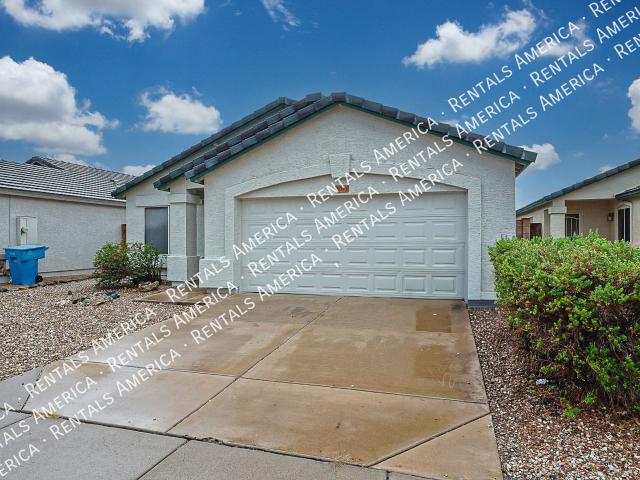 3 BR, 2 BA Apartment 3043 W Abraham Ln, Phoenix, AZ 85027