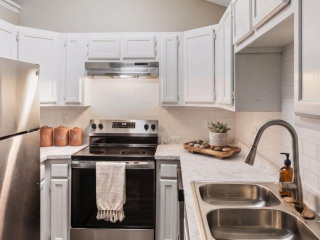 3 BR, 2 BA Apartment 304 S Scientific Street Unit 3010 3010 H, High Point, NC 27260