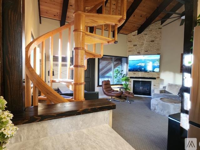 3 BR, 2 BA Apartment 305 Galaxy Ln, Unit 8, Stateline, NV 89449