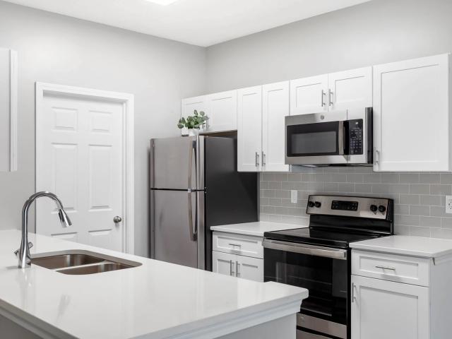 3 BR, 2 BA Apartment 305 St. Ives Crossing Unit 0814, Stockbridge, GA 30281