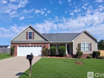 3 BR, 2 BA Apartment 306 United Road, Raeford, NC 28376