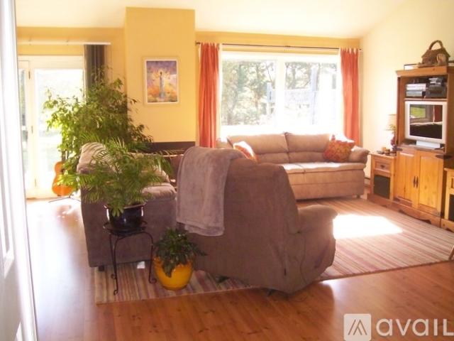 3 BR, 2 BA Apartment 309 Sunny View Lane, Ithaca, NY 14850