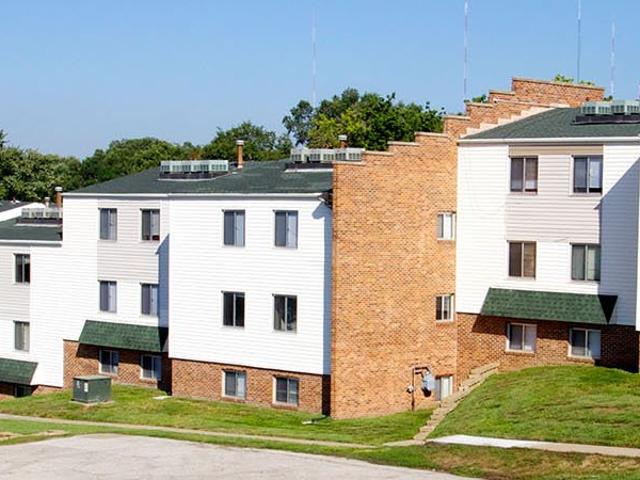 3 BR, 2 BA Apartment 3102 North 60th St Omaha, NE 68104