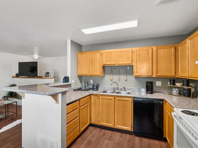 3 BR, 2 BA Apartment 317 30th Street Unit 502A, Springfield, OR 97478