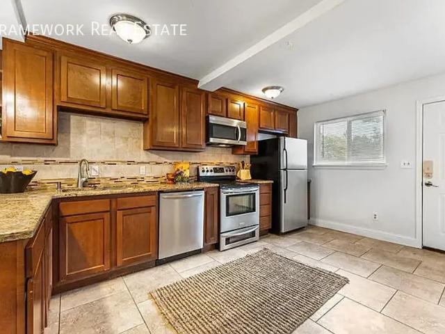 3 BR, 2 BA Apartment 3150 Fillmore St, Denver, CO 80205
