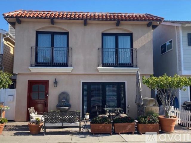 3 BR, 2 BA Apartment 316 Onyx Avenue, Newport Beach, CA 92662