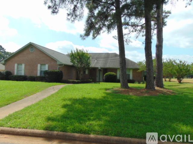 3 BR, 2 BA Apartment 316 Pebble Beach Dr, Jacksonville, TX 75766