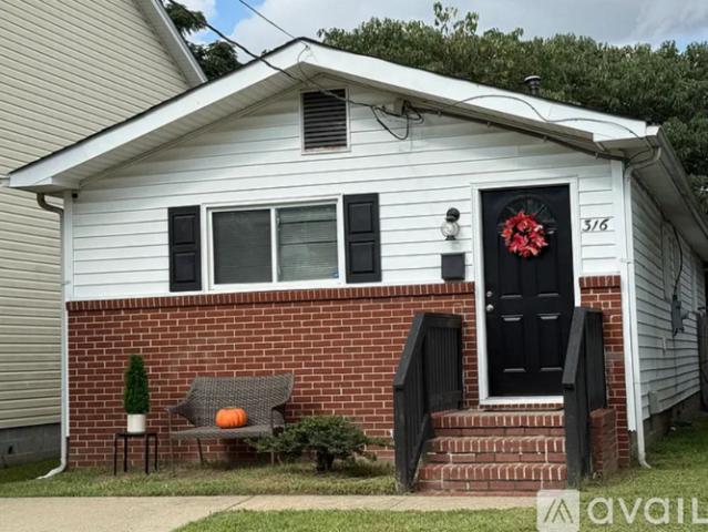 3 BR, 2 BA Apartment 316 Poplar Avenue, Newport News, VA 23607