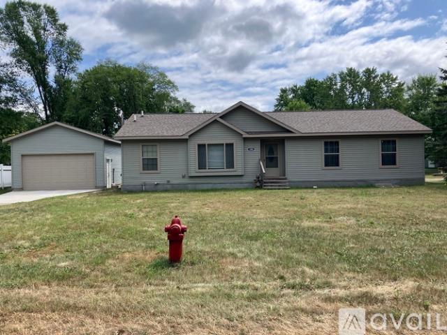 3 BR, 2 BA Apartment 320 1st Avenue Northeast, Rice, MN 56367