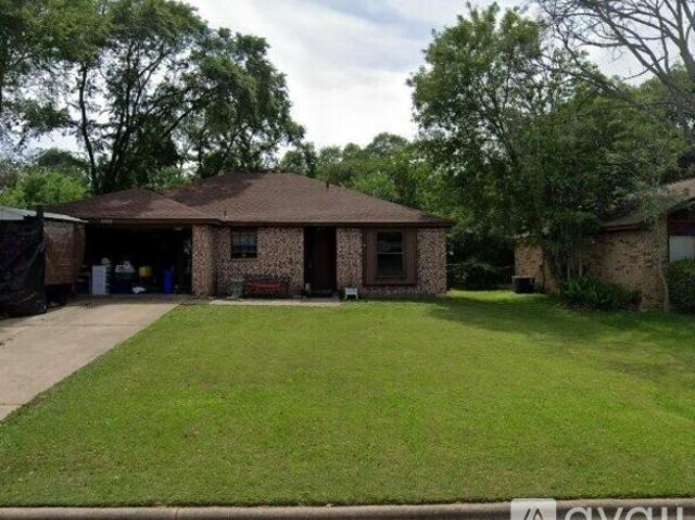 3 BR, 2 BA Apartment 3210 Coastal Dr, College Station, TX 77845