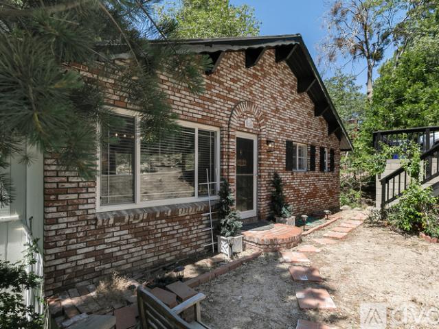 3 BR, 2 BA Apartment 32240 Fern Dr, Running Springs, CA 92382