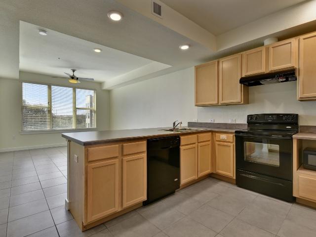 3 BR, 2 BA Apartment 3226 W Slaughter Ln Unit 238, Austin, TX 78748