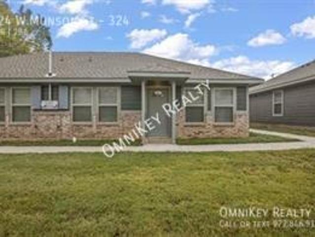 3 BR, 2 BA Apartment 324 W Munson St, Denison, TX 75020