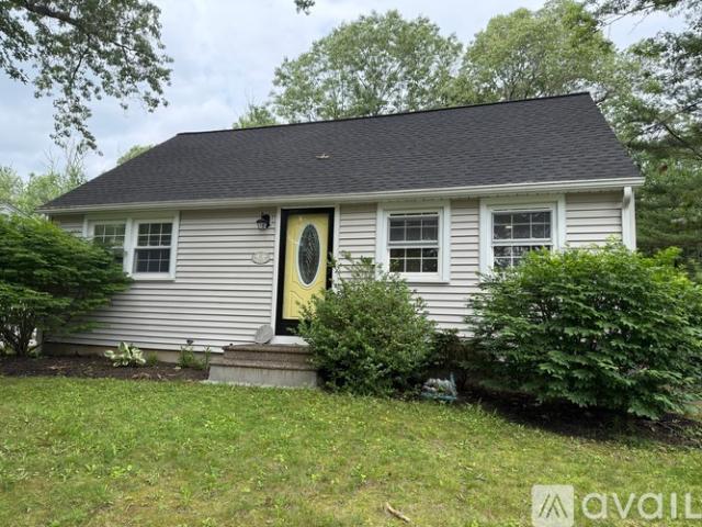 3 BR, 2 BA Apartment 32 Mayflower Road, Leicester, MA 01524