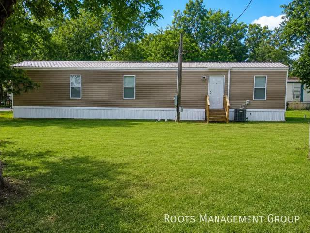 3 BR, 2 BA Apartment 3315 Sylvester Hwy #39, Albany, GA 31705