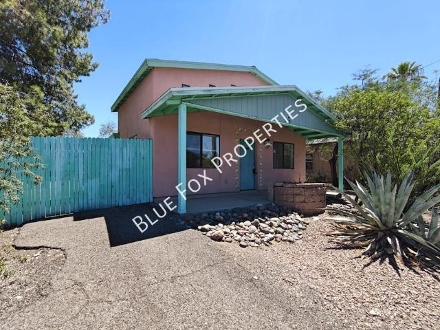 3 BR, 2 BA Apartment 3318 E Bellevue St, Tucson, AZ 85716