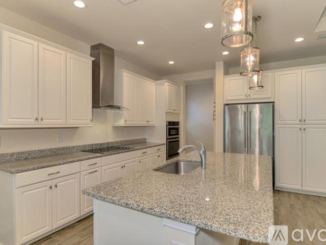 3 BR, 2 BA Apartment 4400 Conchfish Lane, Osprey, FL 34229