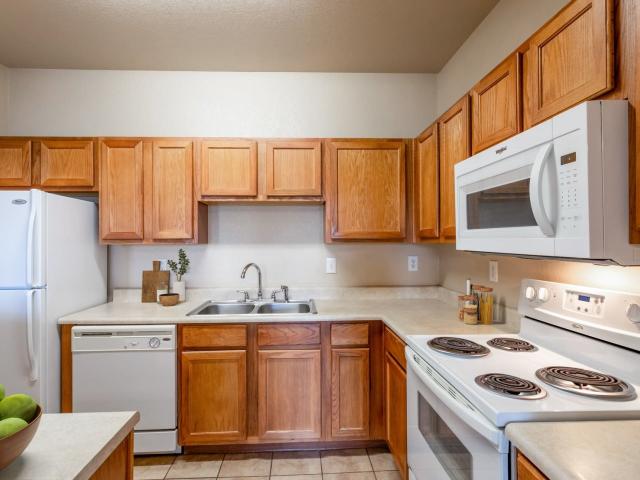 3 BR, 2 BA Apartment 441 Needmore Road Unit 727, Clarksville, TN 37040