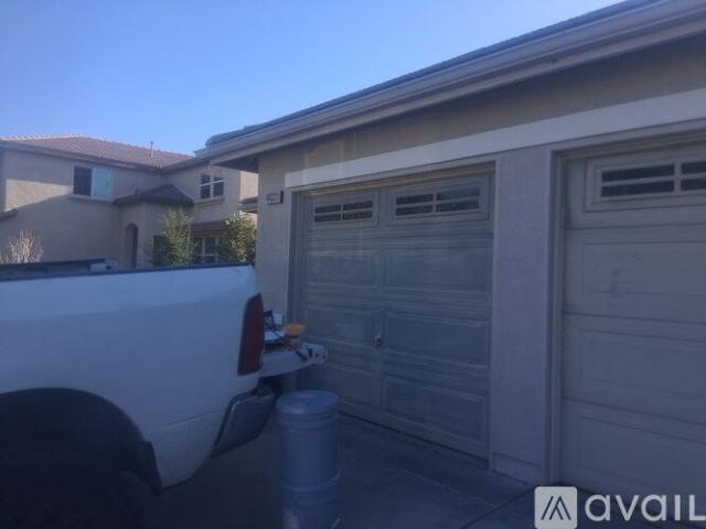 3 BR, 2 BA Apartment 44331 Amethyst St, Lancaster, CA 93536