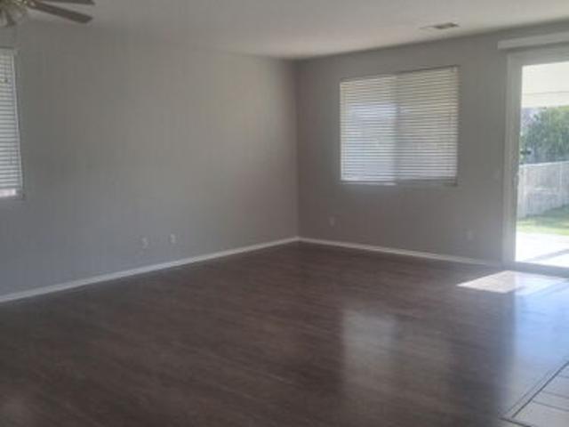 3 BR, 2 BA Apartment 44331 Amethyst St, Lancaster, CA 93536