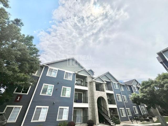 3 BR, 2 BA Apartment 4451 S Ammons St, Denver, CO 80123