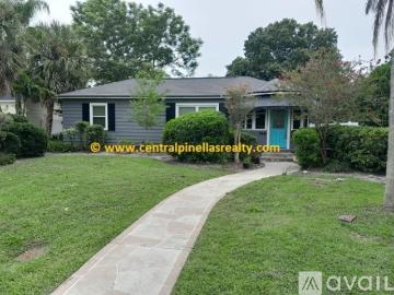 3 BR, 1.5 BA Apartment 446 37th Ave NE, St. Petersburg, FL 33704