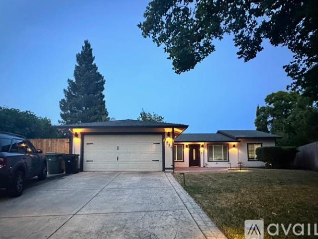 3 BR, 2 BA Apartment 4522 Merganser Court, Sacramento, CA 95842