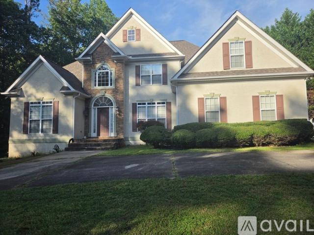 3 BR, 2 BA Apartment 455 Emerald Lake Drive, Fayetteville, GA 30215