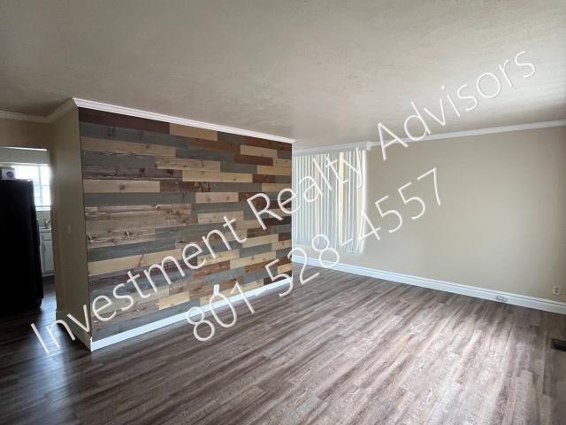 3 BR, 2 BA Apartment 4580 S Wellington St, Holladay, UT 84117