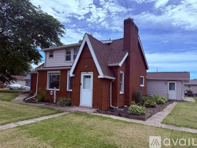 3 BR, 2 BA Apartment 45824 Jefferson Avenue, New Baltimore, MI 48047
