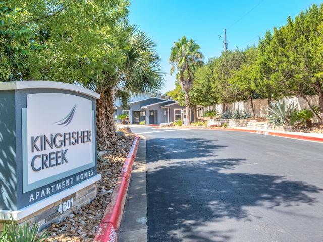 3 BR, 2 BA Apartment 4601 E Saint Elmo Rd Unit 306, Austin, TX 78744